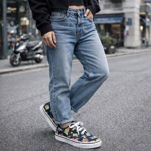 Vans x SpongeBob AlohaBob ComfyCush Sneakers 7.5 Women Or 6 Men LIKE NEW